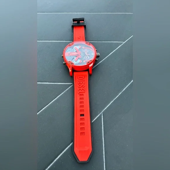 Diesel DZ7431 Mr Daddy Red Rubber Band Black Dial With Date Men's - Picture 6 of 8